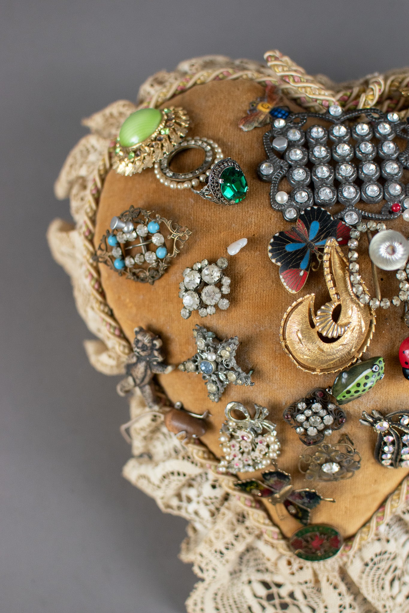 Antique 19th Century Sweetheart Victorian Broach Pin Cushion
