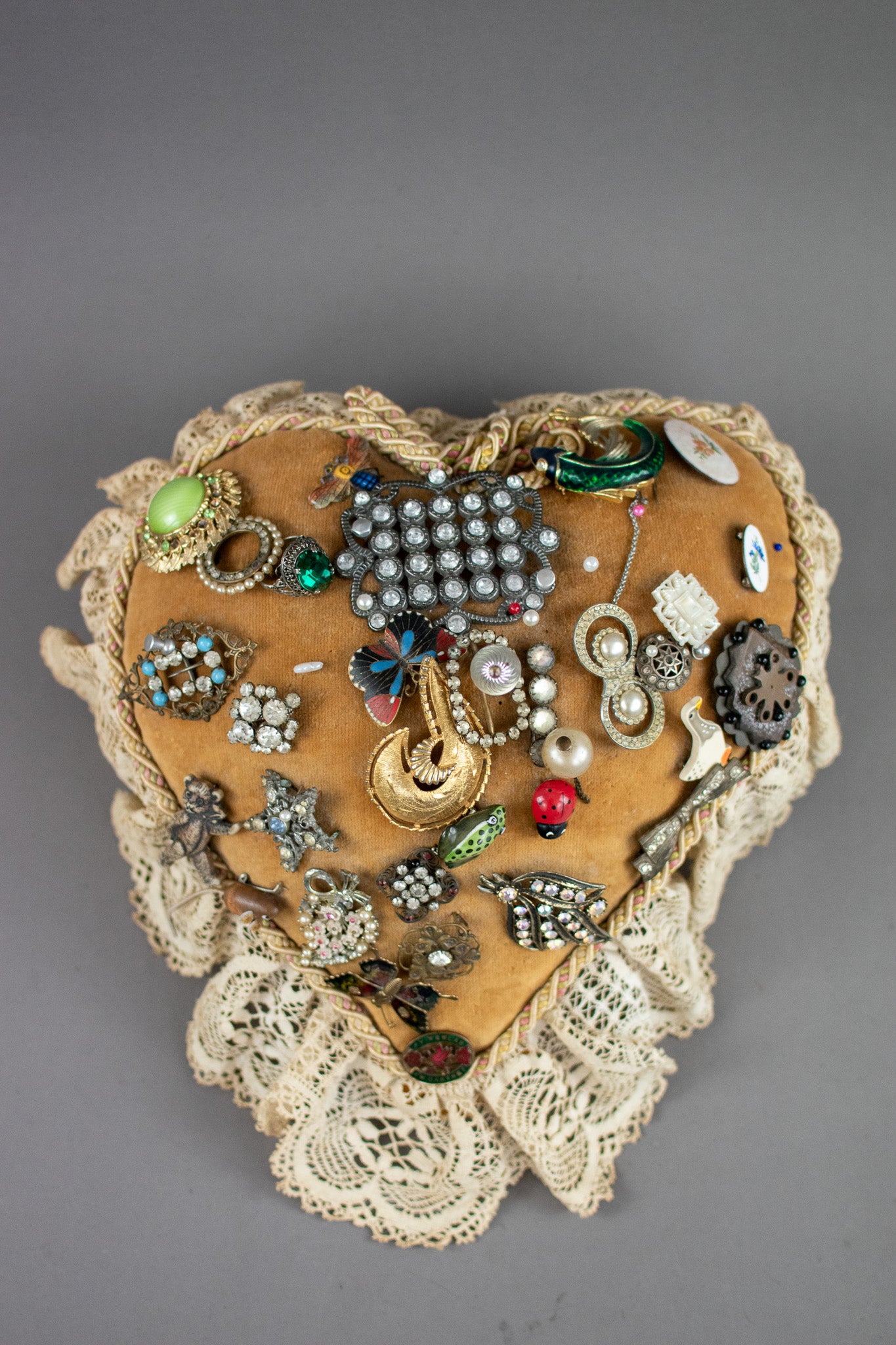 Antique 19th Century Sweetheart Victorian Broach Pin Cushion