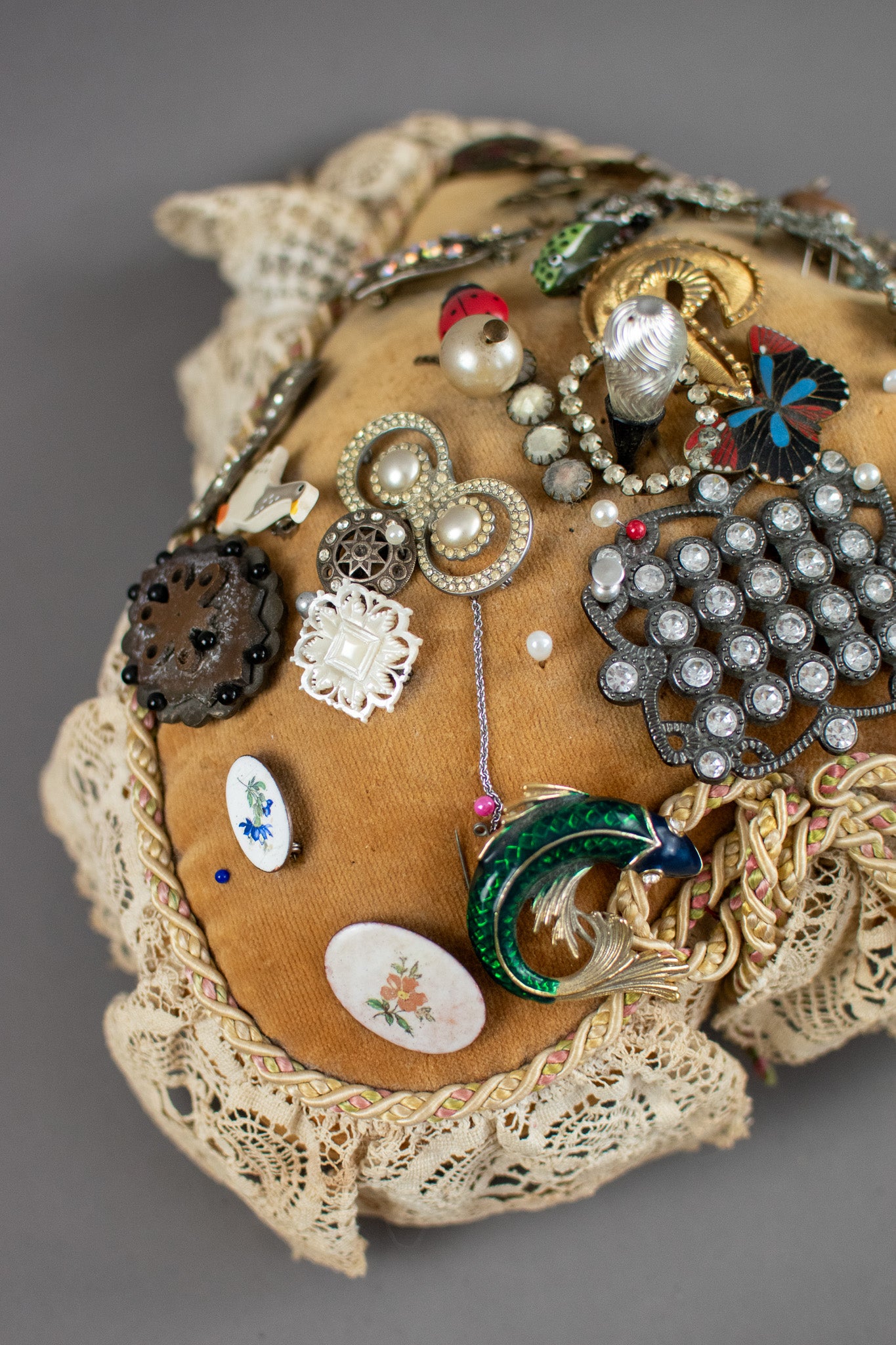 Antique 19th Century Sweetheart Victorian Broach Pin Cushion