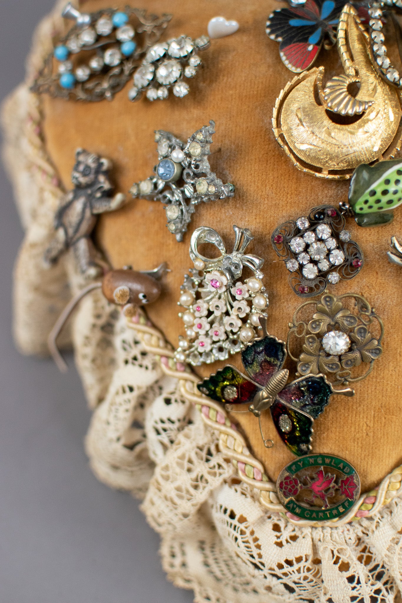 Antique 19th Century Sweetheart Victorian Broach Pin Cushion