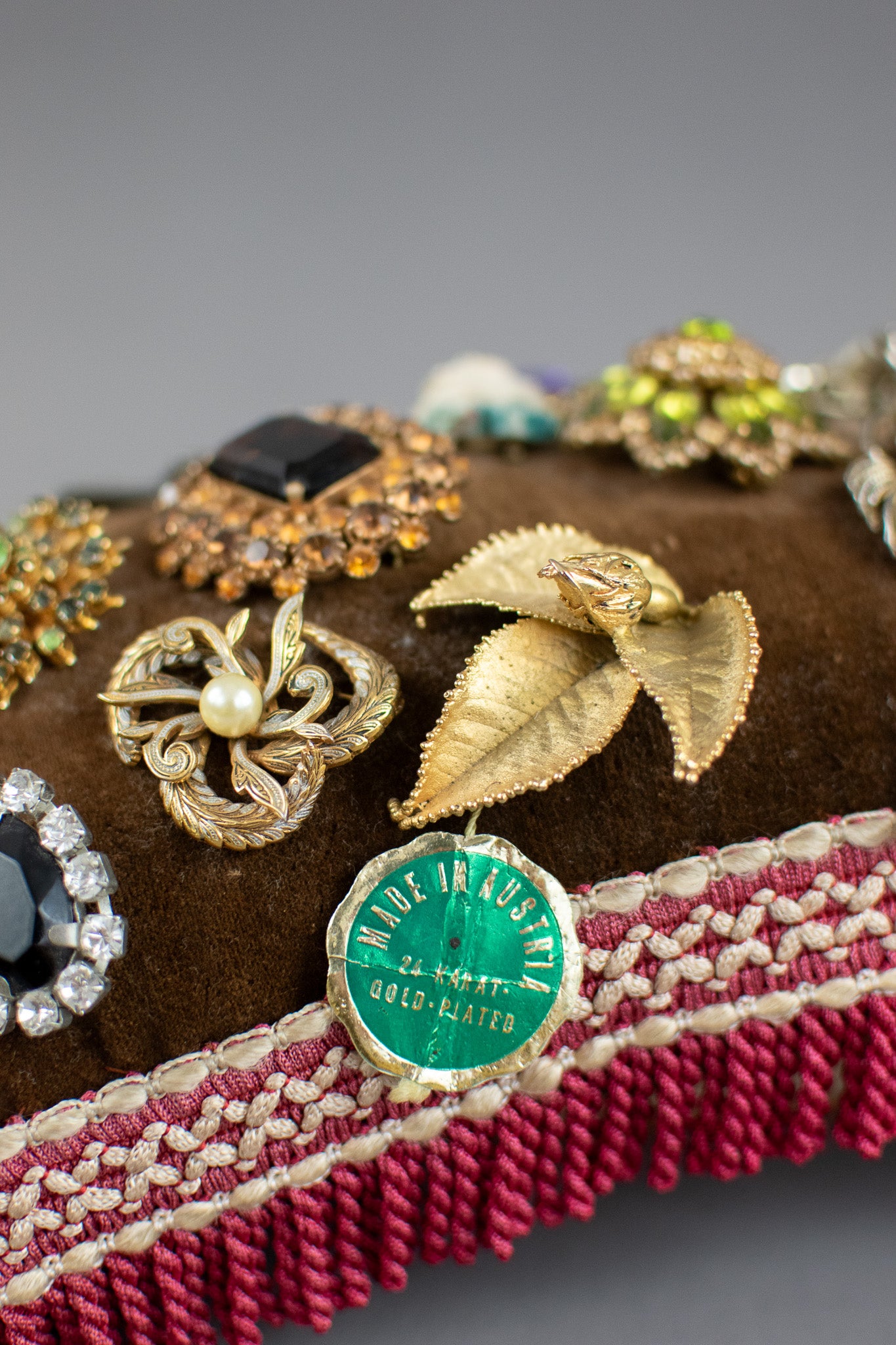 Antique 19th Century Victorian Broach Pin Cushion