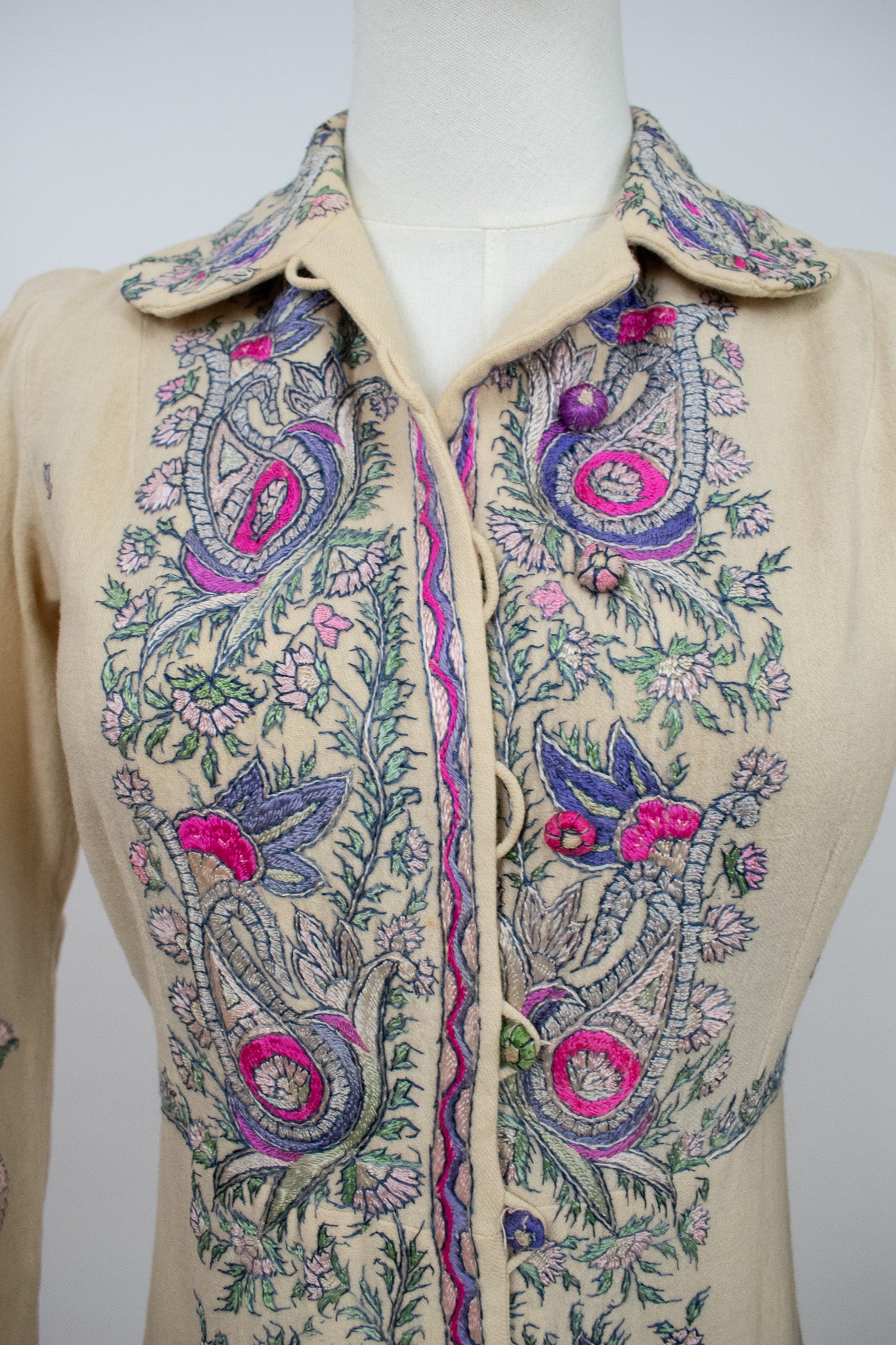 Early 20th Century Sozni Silk Embroidered Woollen Kashmiri Robe Jacket Dress