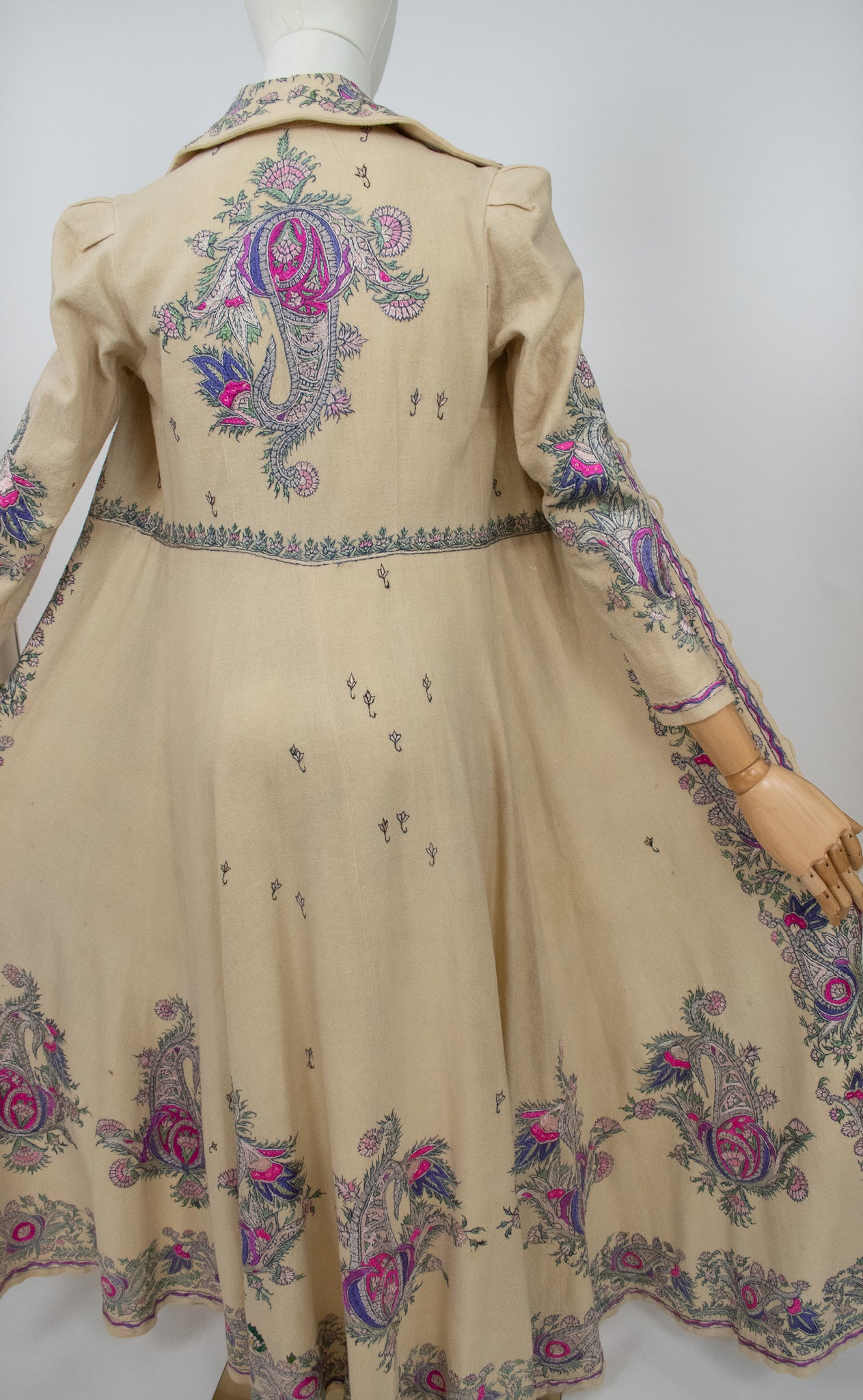 Early 20th Century Sozni Silk Embroidered Woollen Kashmiri Robe Jacket Dress