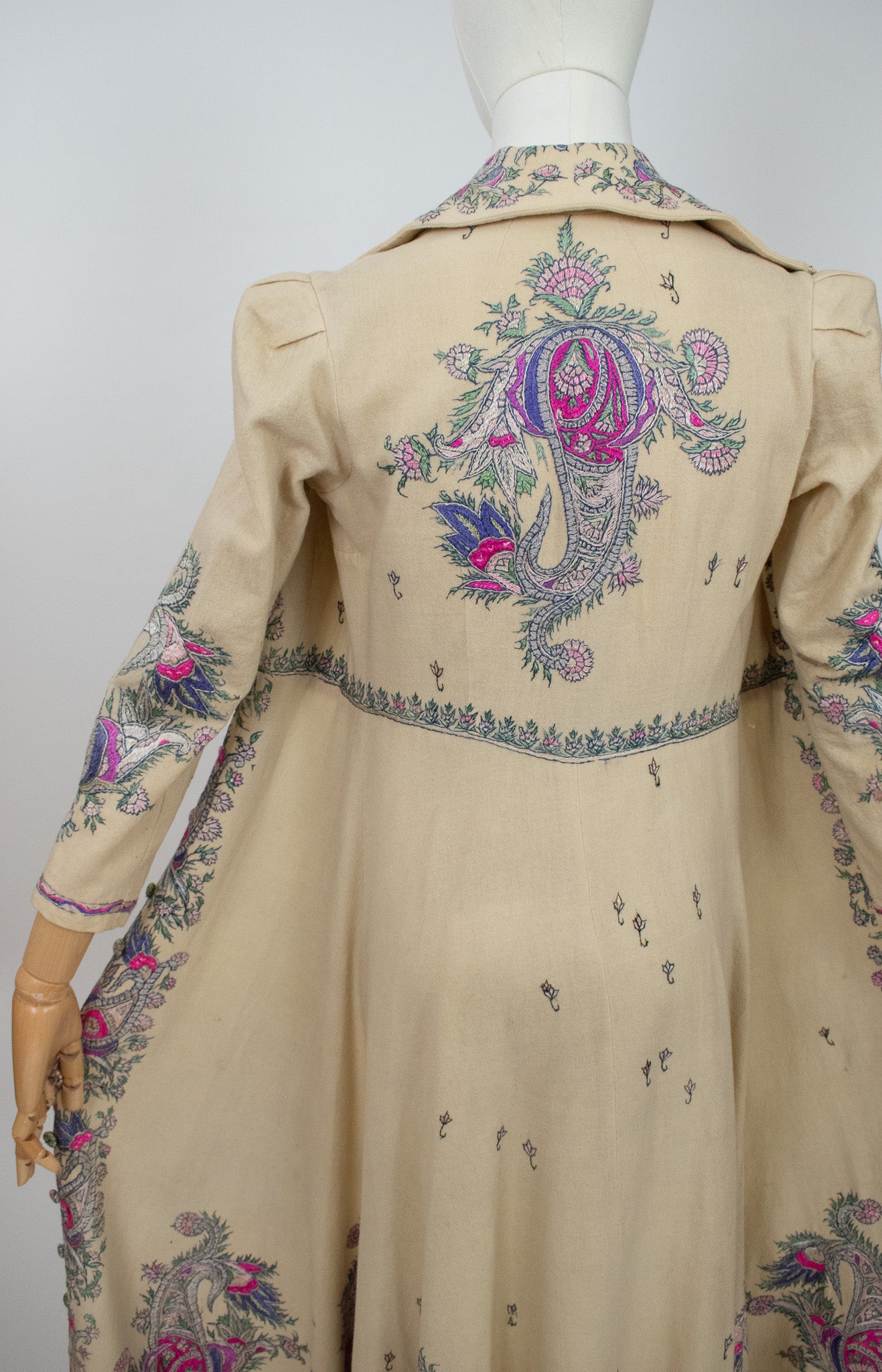 Early 20th Century Sozni Silk Embroidered Woollen Kashmiri Robe Jacket Dress