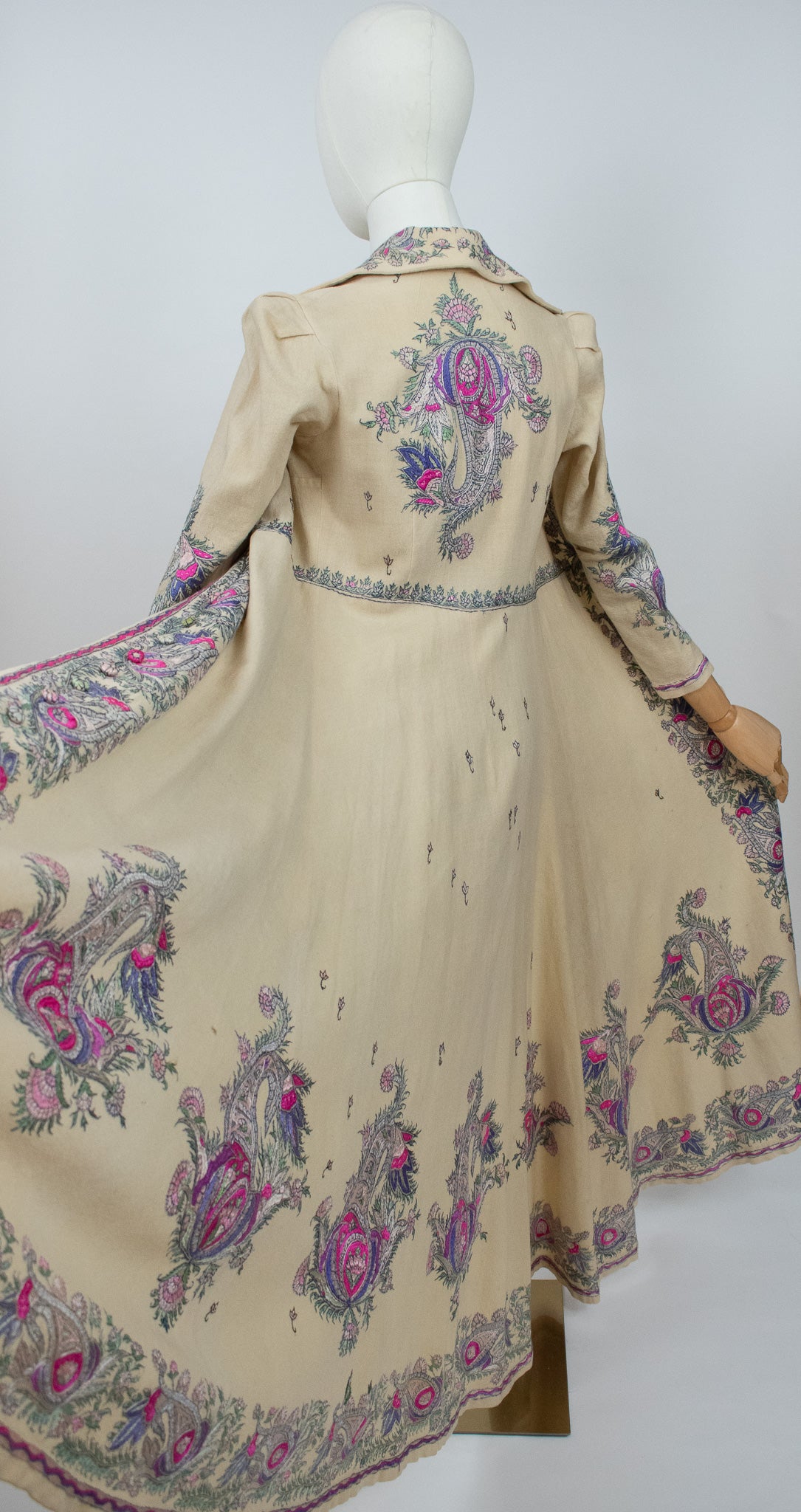 Early 20th Century Sozni Silk Embroidered Woollen Kashmiri Robe Jacket Dress
