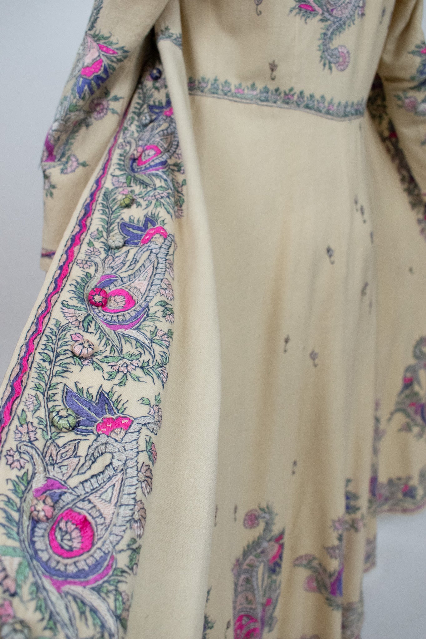 Early 20th Century Sozni Silk Embroidered Woollen Kashmiri Robe Jacket Dress