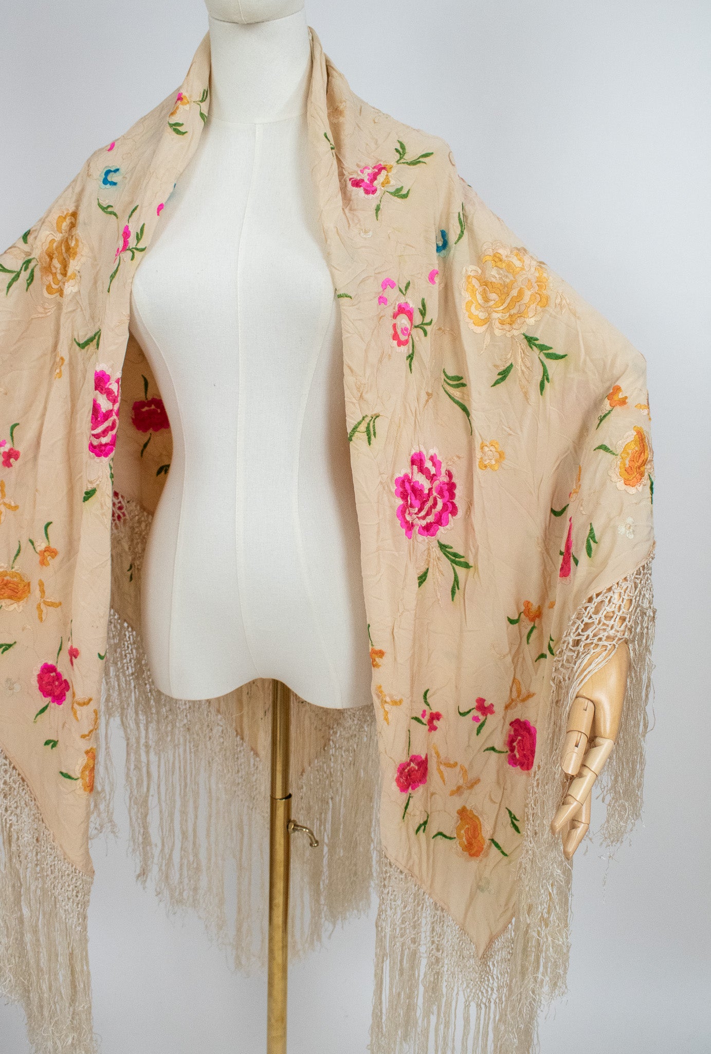Vintage 1920s Ivory Silk Canton Floral Embroidered Piano Fringed Shawl
