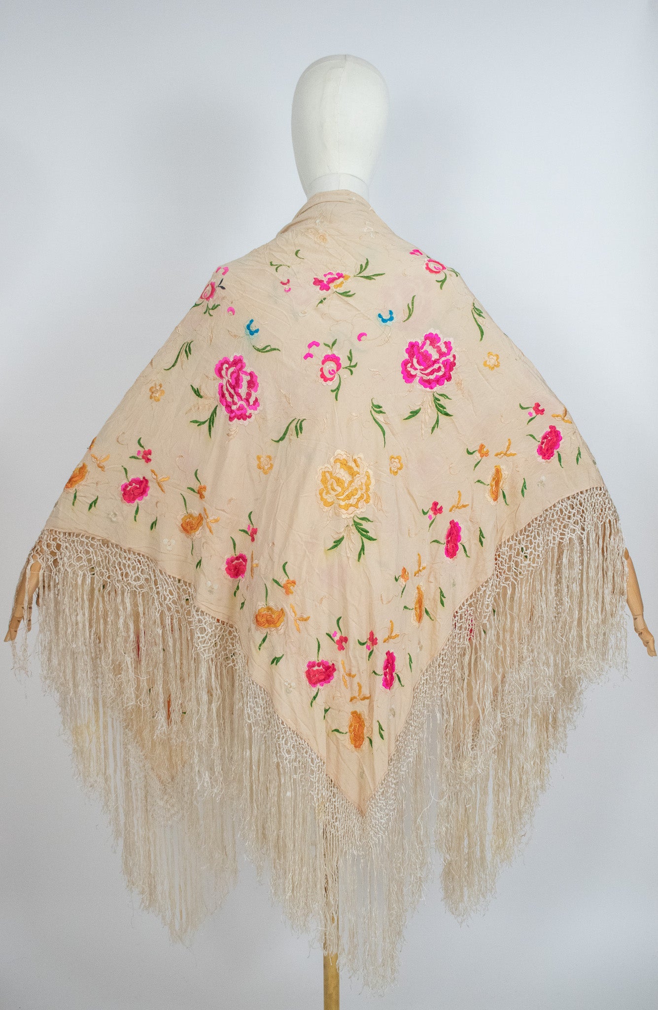 Vintage 1920s Ivory Silk Canton Floral Embroidered Piano Fringed Shawl