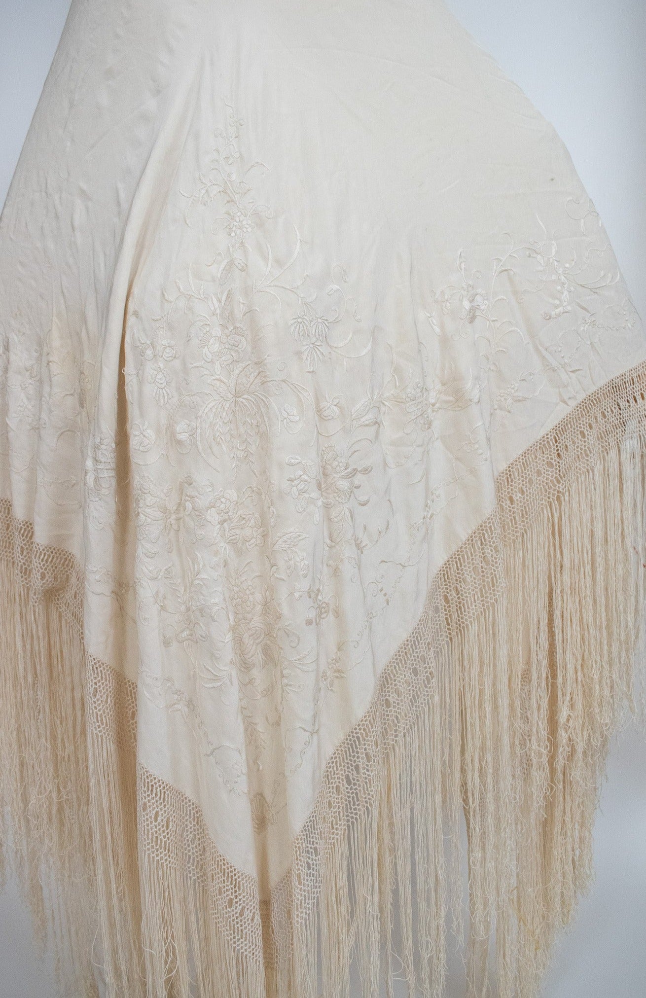 Antique Late Victorian Ivory Silk Canton Floral Embroidered Piano Fringed Shawl