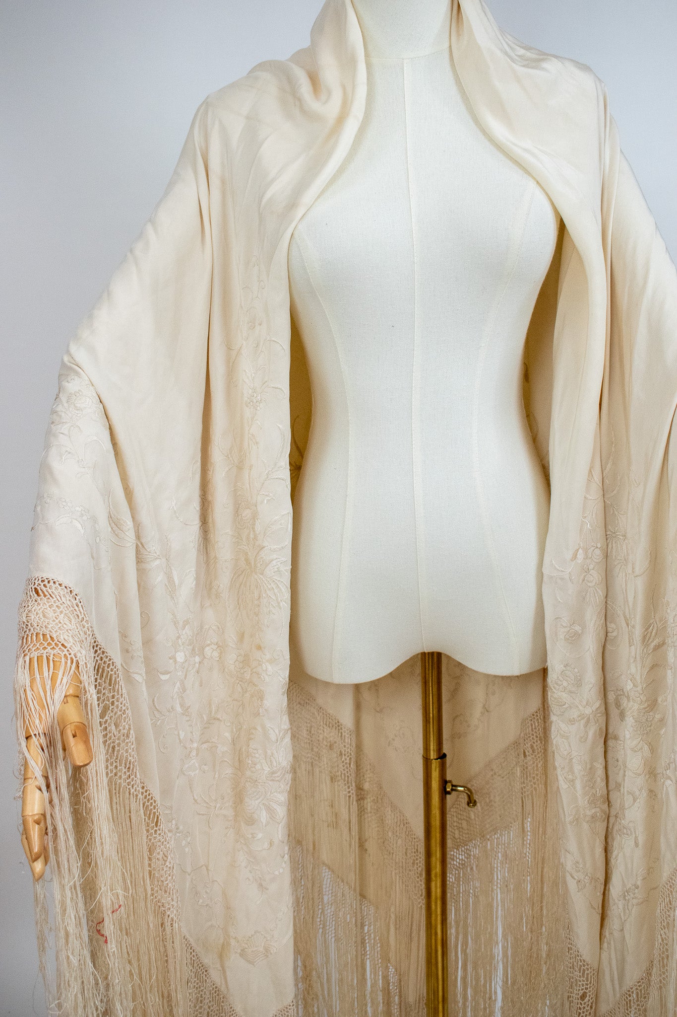 Antique Late Victorian Ivory Silk Canton Floral Embroidered Piano Fringed Shawl