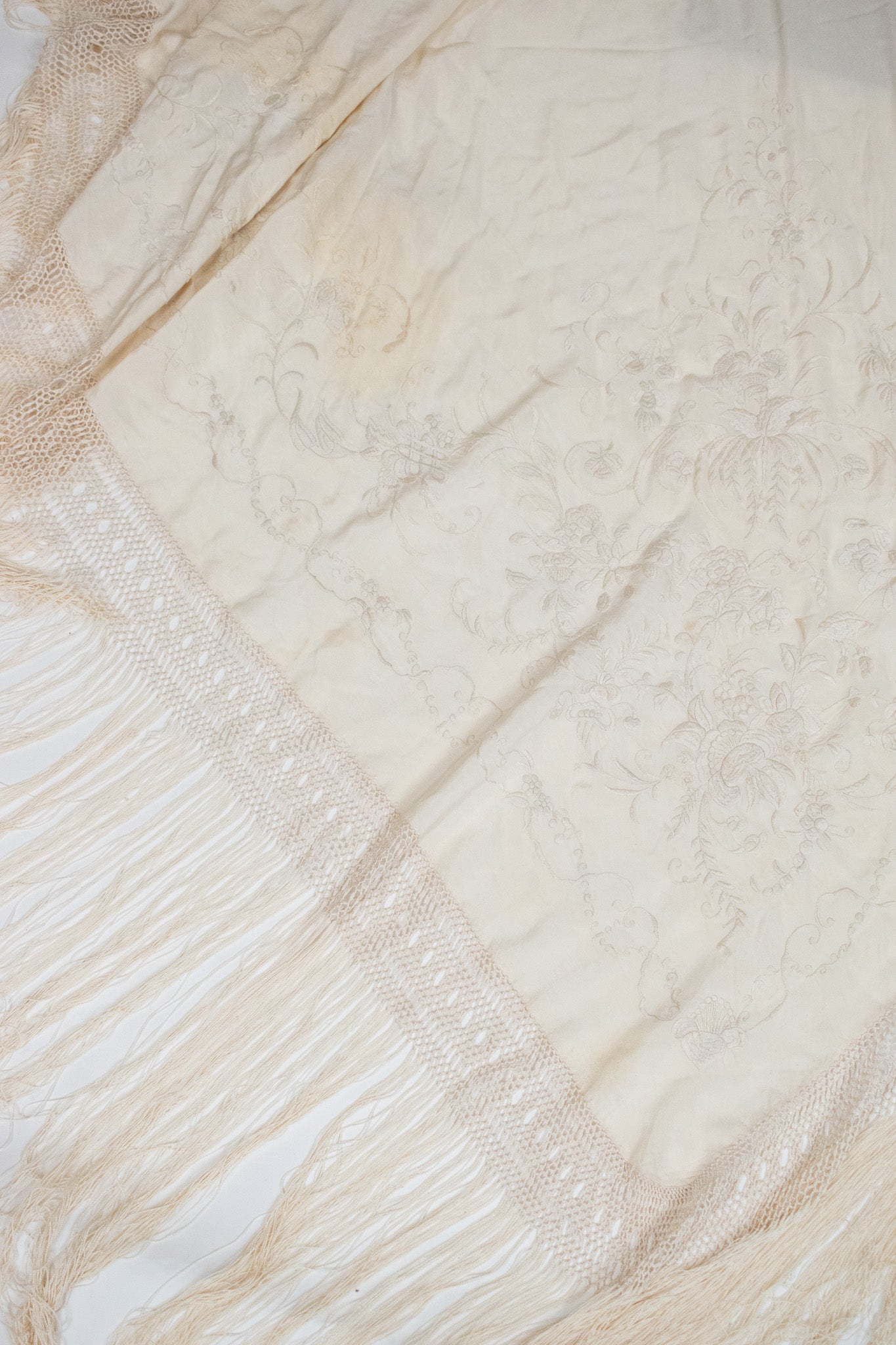 Antique Late Victorian Ivory Silk Canton Floral Embroidered Piano Fringed Shawl